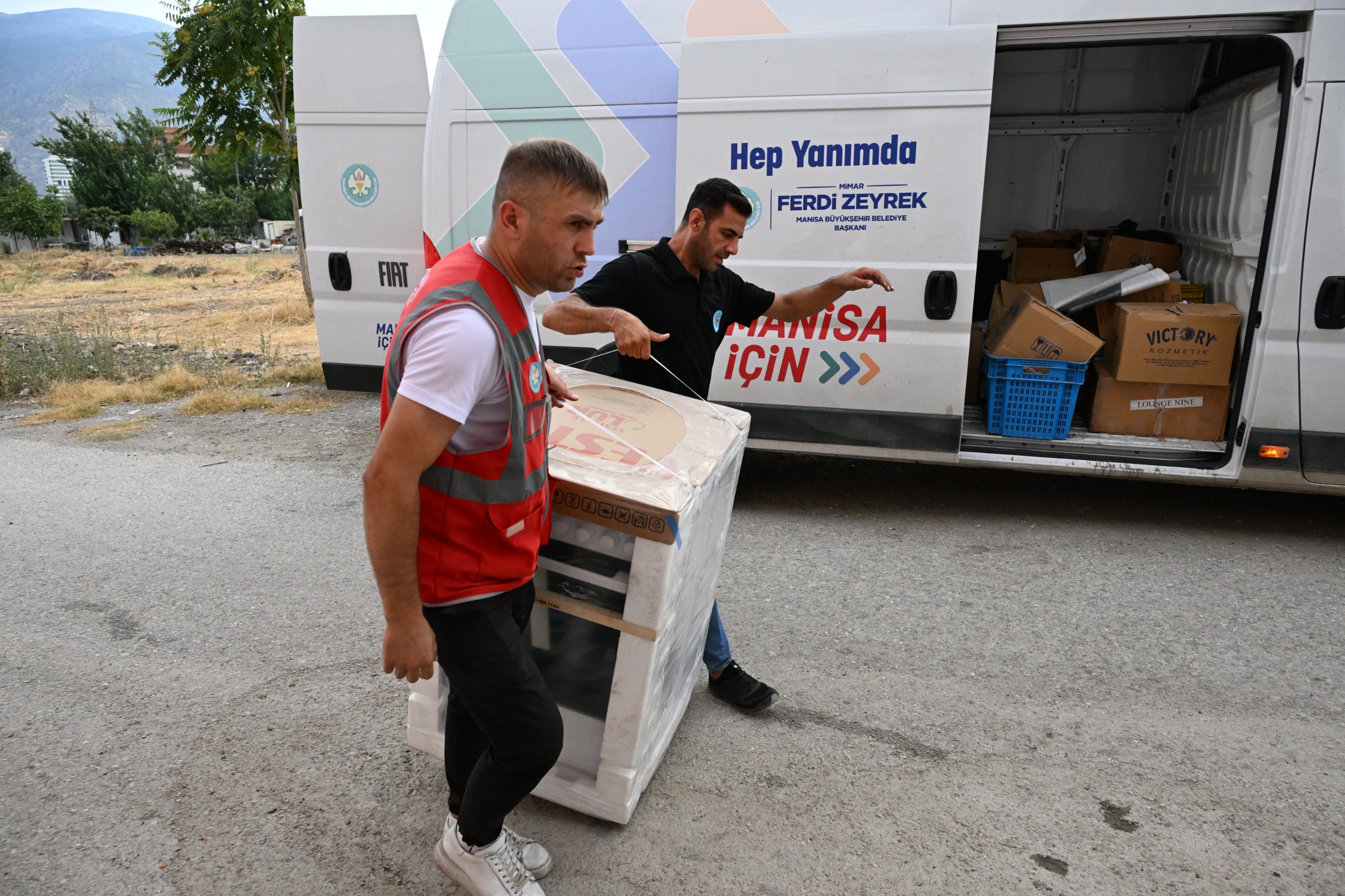 Manisa’da kimse yalnız değil: Büyükşehir’den engelli yurttaşa destek