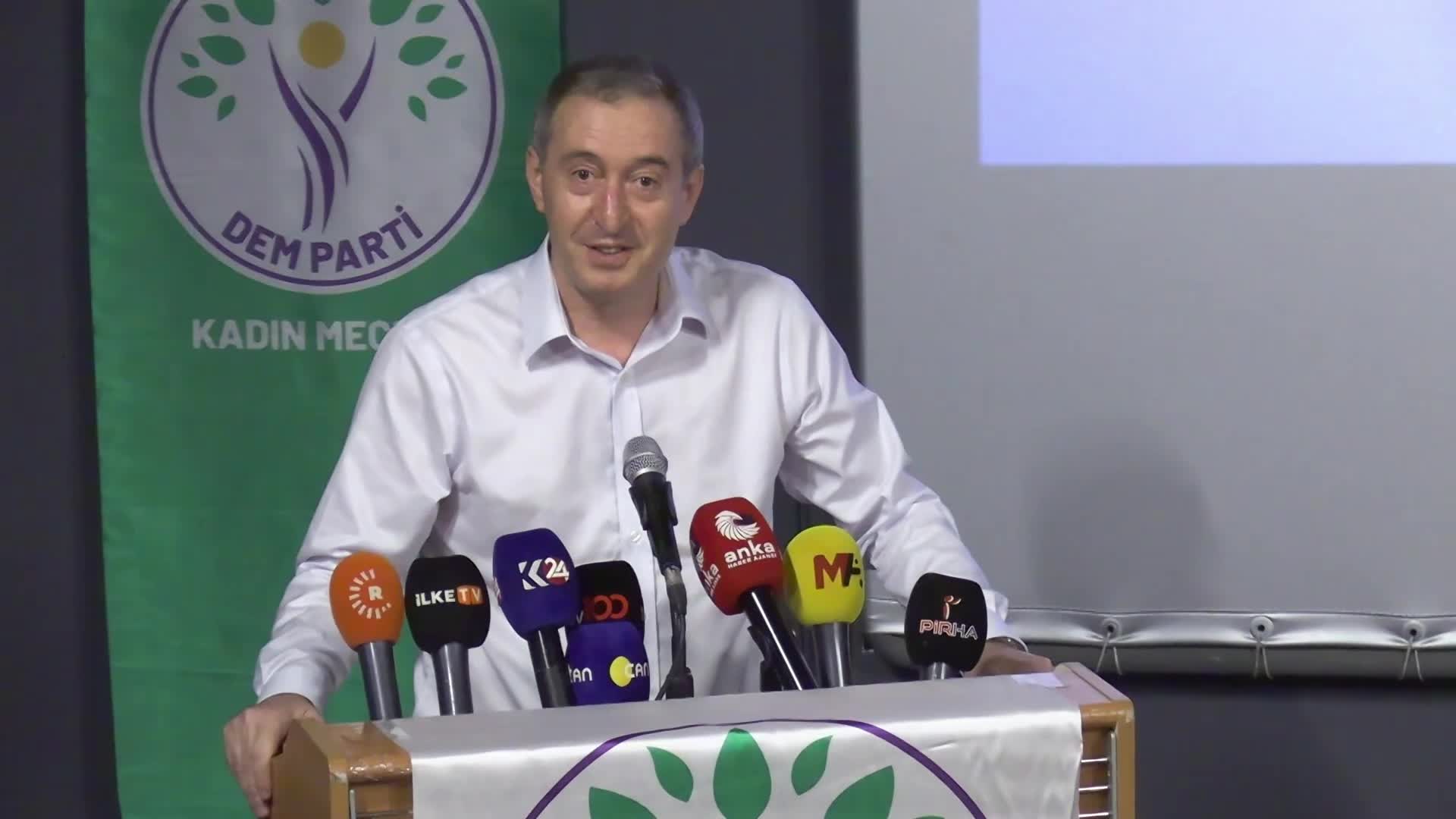 Tuncer Bakırhan: "3 gün içeride kalsa itirafçı olacak kişi, 33 yıl yatan insanlar 'neden bırakılıyor' diyor"