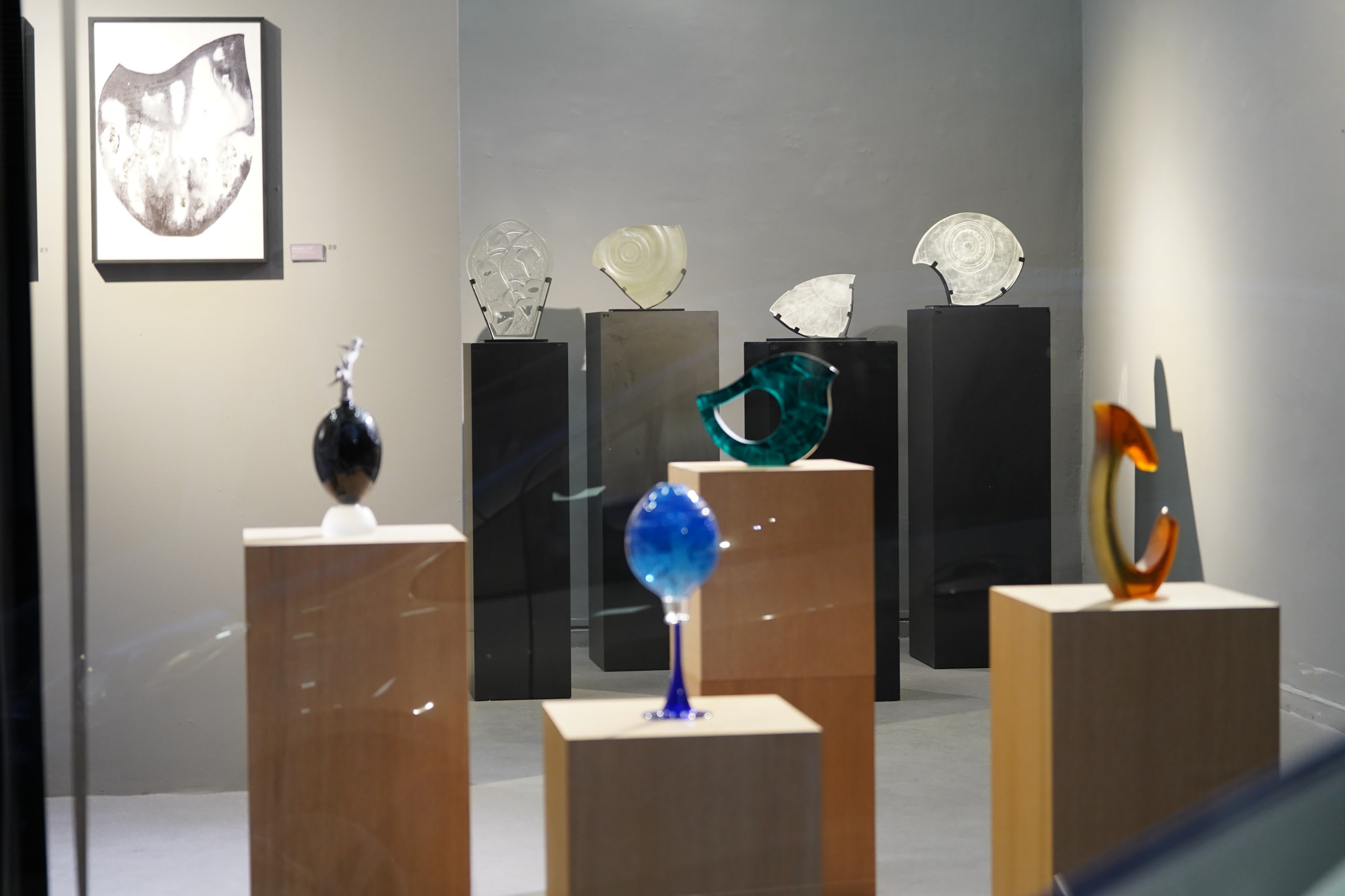 Emre Çelikkol’un “Yolculuk” sergisi Lefkoşa’da sanatseverlerle buluştu