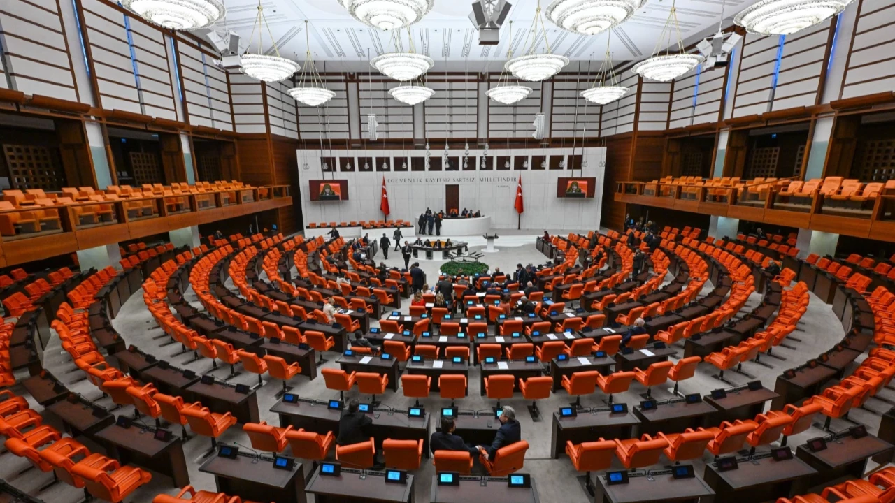 Komisyon için saat belli oldu