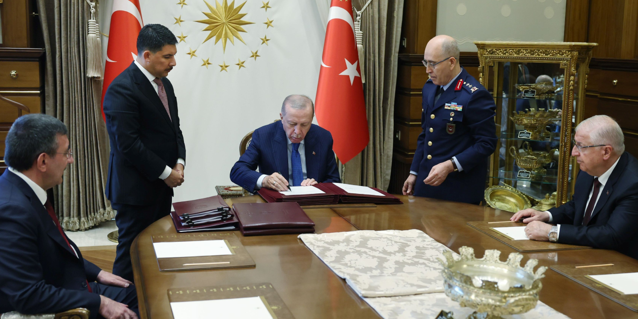 Selçuk Bayraktaroğlu, Genelkurmay Başkanı olmuştu... YAŞ kararları Resmi Gazete'de yayımlandı