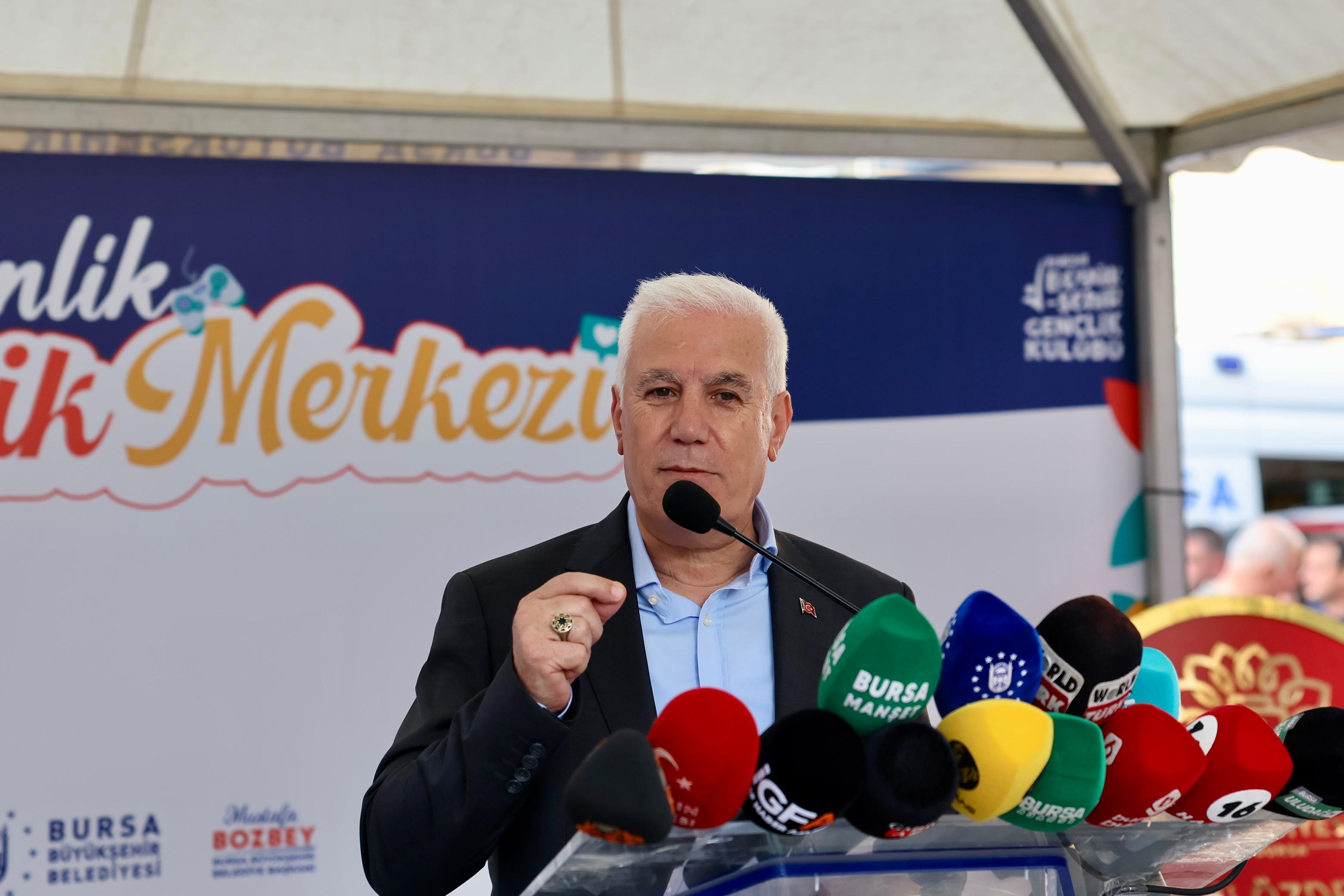 Bursa’da gençliğe yatırım sürüyor: Gemlik gençlik merkezi açıldı