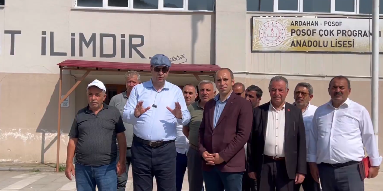 CHP'li Alp, Posof'ta Bakan Tekin'e seslendi: 'Bu okulda öğretmen yok...'