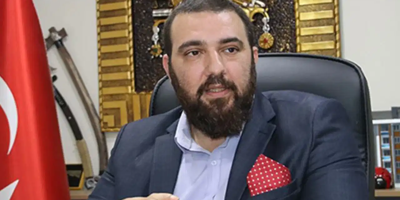 Diploması iptal edilen Abdülhamid’in torunundan açıklama: 'Asalet, iftiraya cevap vermez'