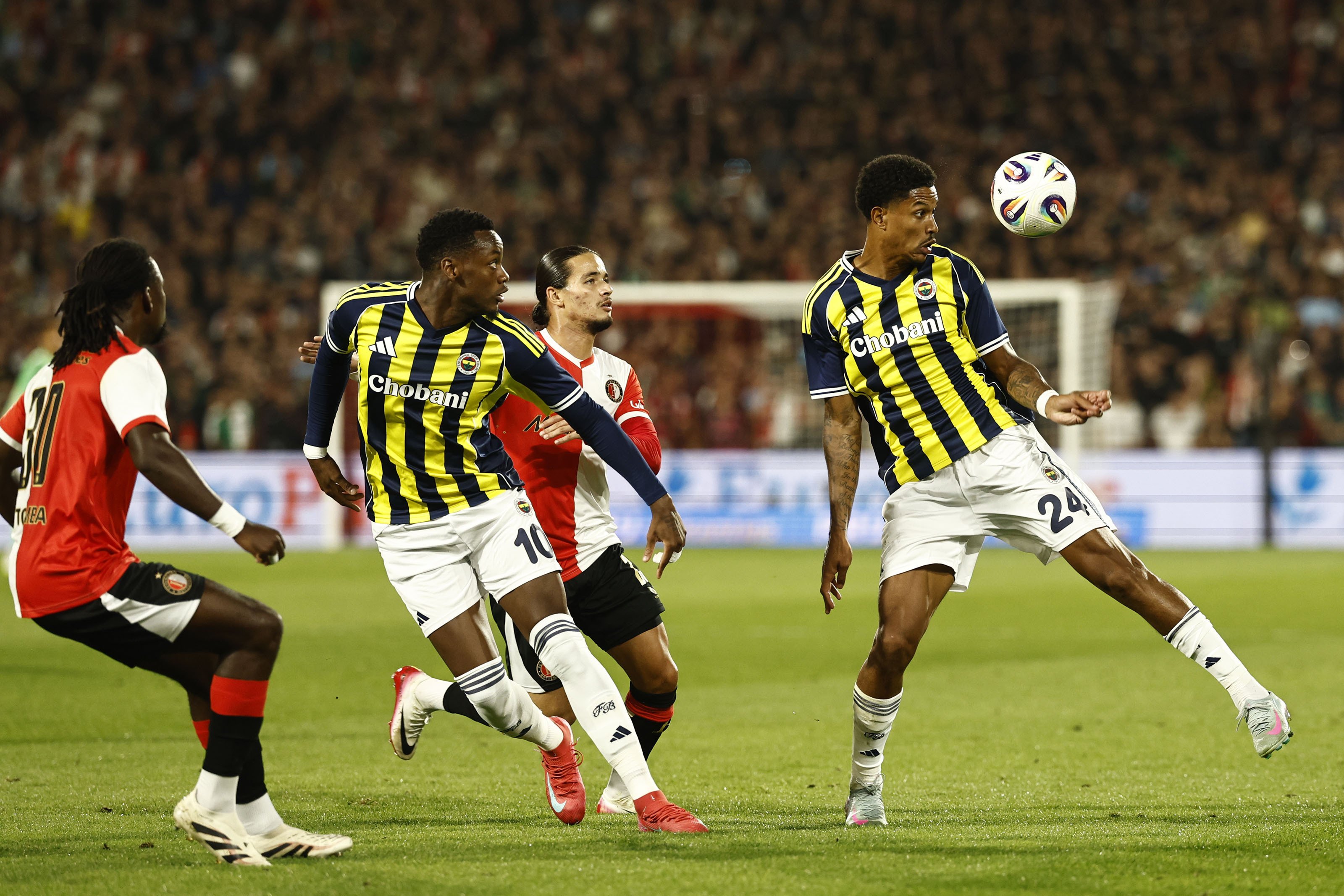Fenerbahçe Hollanda'da 90+1'de yıkıldı: Tur şansı Kadıköy'e kaldı