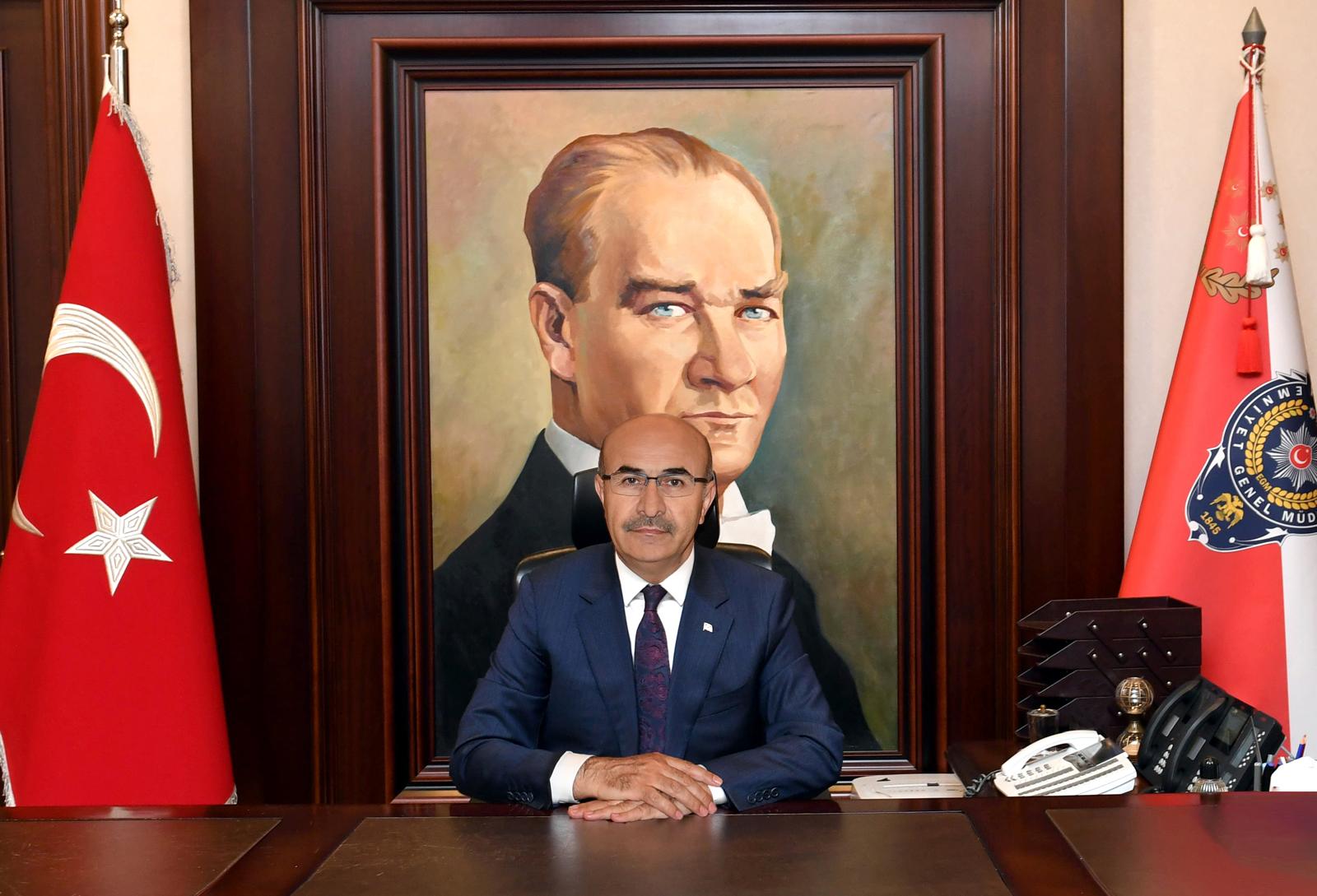 EGM'den Emniyet Genel Müdürü Mahmut Demirtaş adına açılan sahte hesaplara karşı uyarı