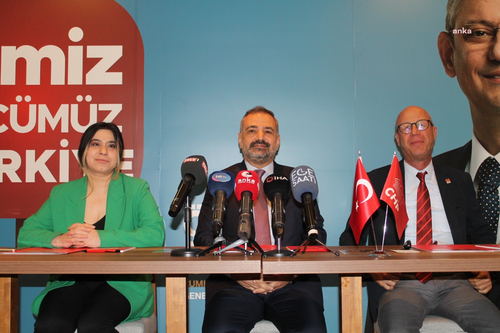 CHP’li Aslanoğlu’ndan Hamza Dağ’a: Belediyenin yerlerini vakıflara verdiniz mi vermediniz mi?