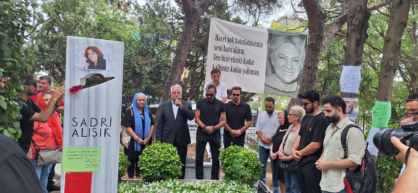 Kerem Alışık’tan Çolpan İlhan’a duygusal veda: “İyi ki Varsın”