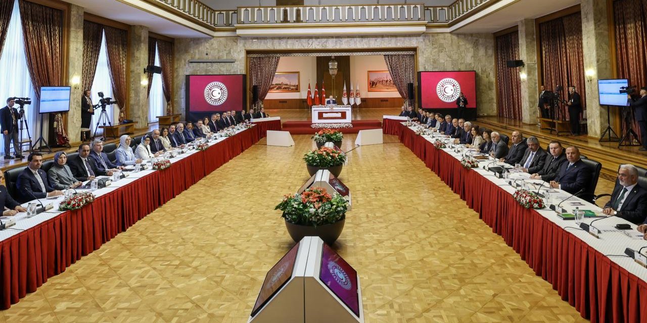 Meclis'te "süreç" mesaisi sürüyor: Komisyonun üçüncü toplantı tarihi belli oldu