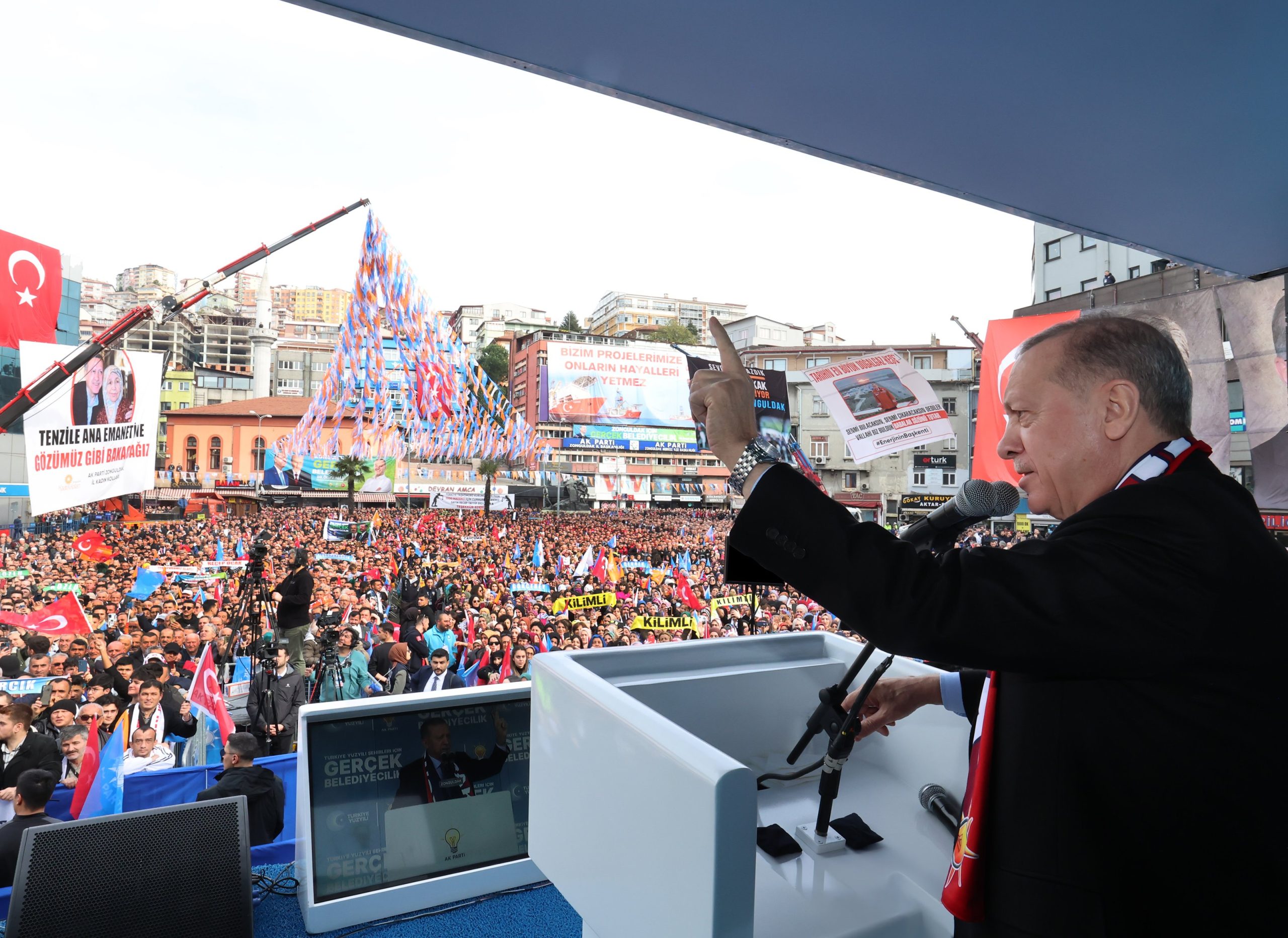 Erdoğan: Biz ne yaptıysak CHP'nin sabotaj siyasetine rağmen yaptık