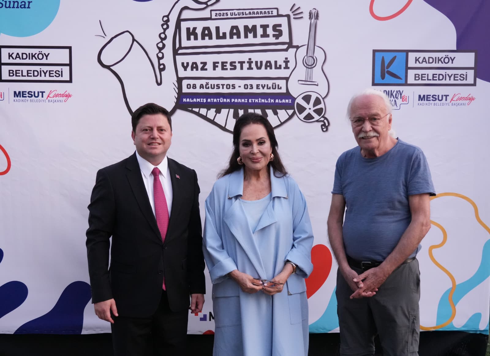 Kalamış Yaz Festivali Türkan Şoray ve Cahit Berkay ile başladı