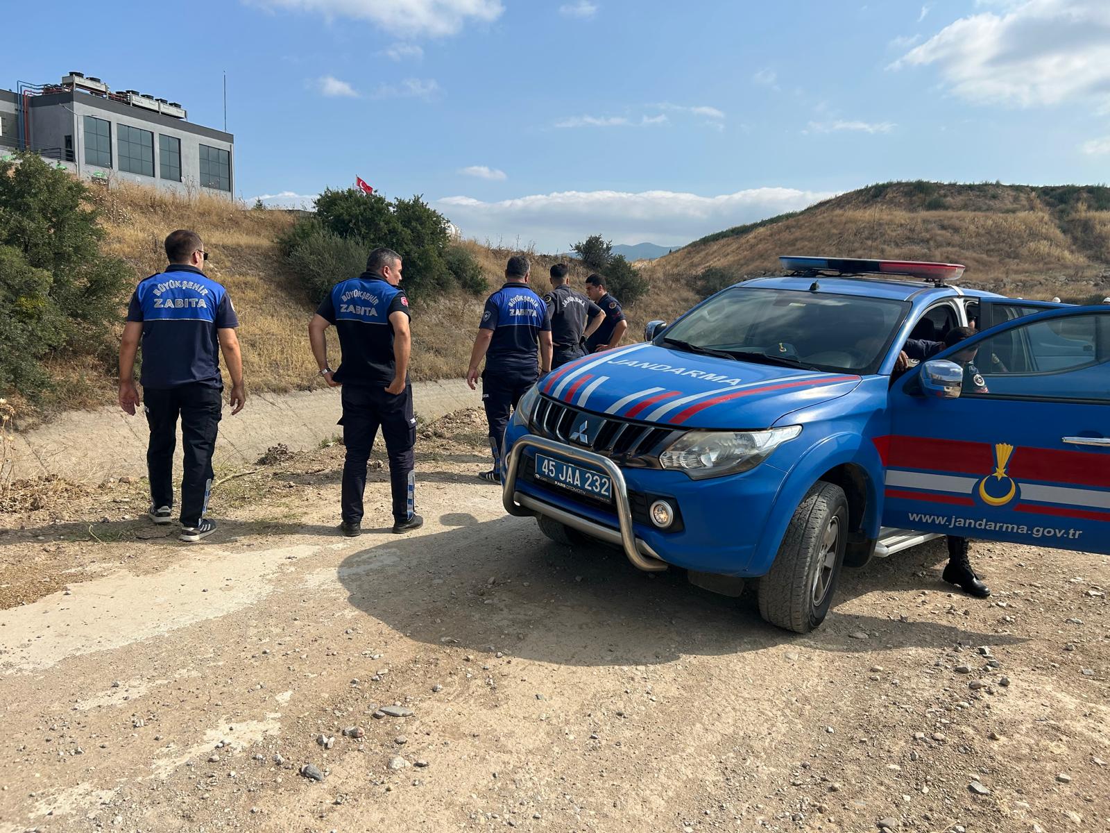 Manisa’da biyogaz tesisindeki sıvı gübre, sulama kanalına sızdı!