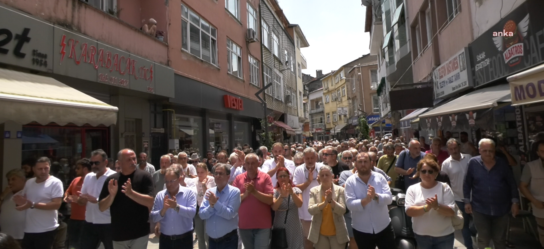 Fındıklı halkı Belediye Başkanı Çervatoğlu'na saldırıyı protesto etti