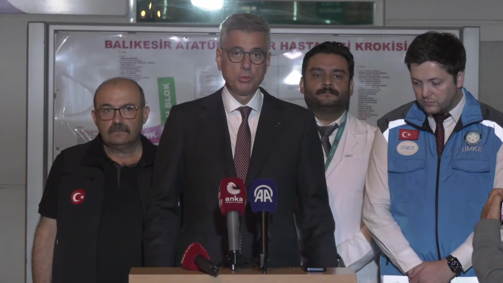 Sağlık Bakanı Memişoğlu'ndan depremde yaralananlarla ilgili açıklama