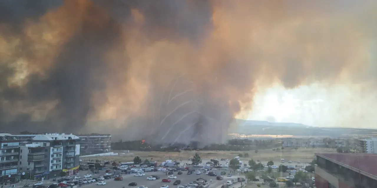 Çanakkale Boğazı yeniden trafiğe açıldı