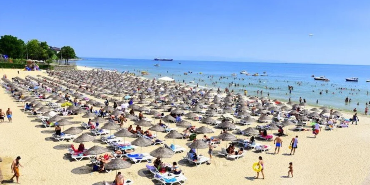 İstanbul'da kuvvetli rüzgâr ve fırtına uyarısı: 3 ilçede denize girmek yasaklandı