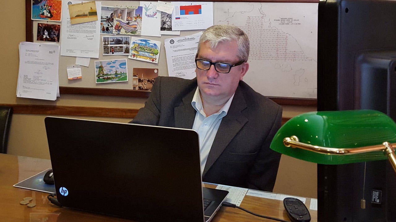 Prof. Dr. Yaltırak 70 bin doları cebinden ödedi: 350 bin dolarlık deprem gemisini alamadı iş adamlarımız!