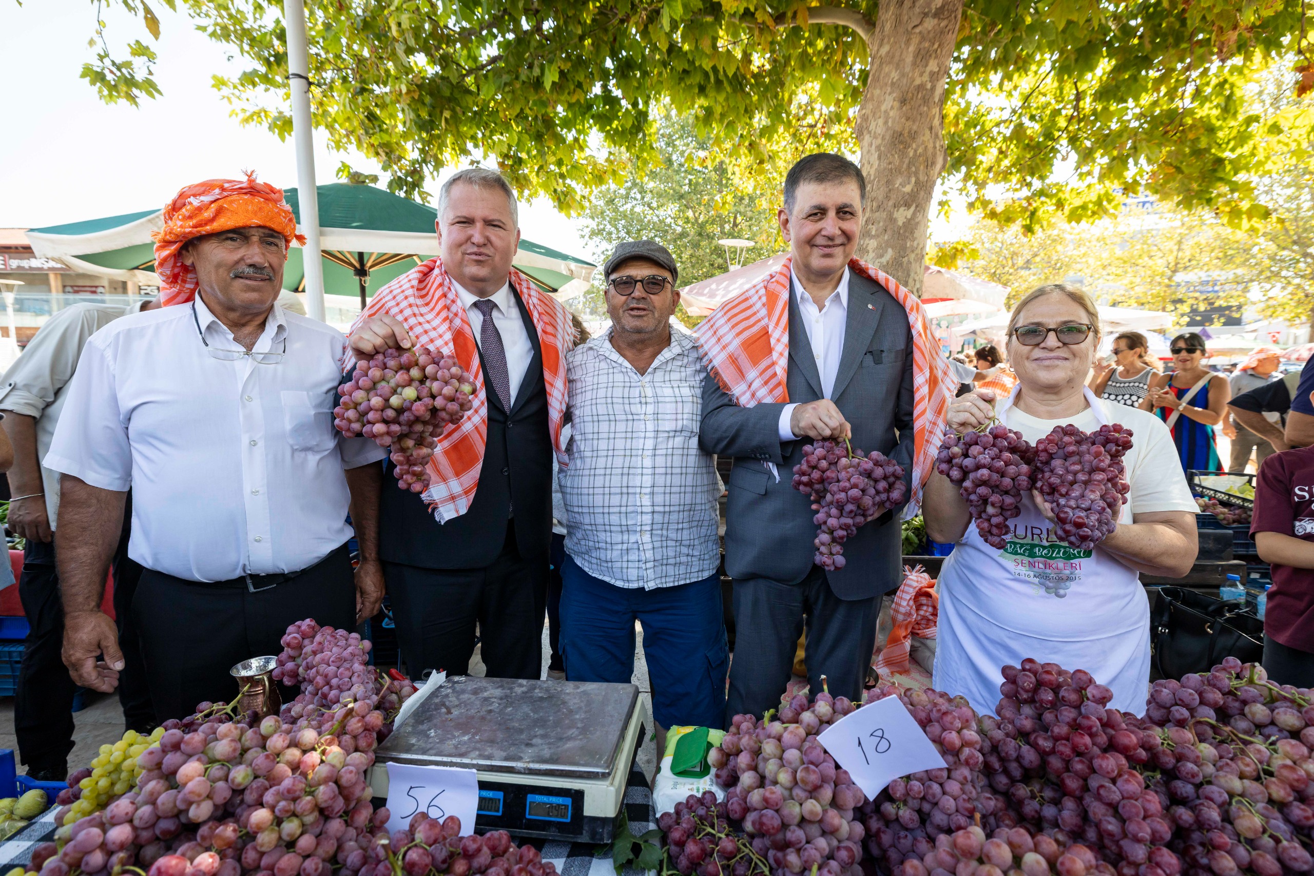 Urla’da bağbozumu coşkusu: 2 Bin 600 yıllık gelenek yaşatılıyor