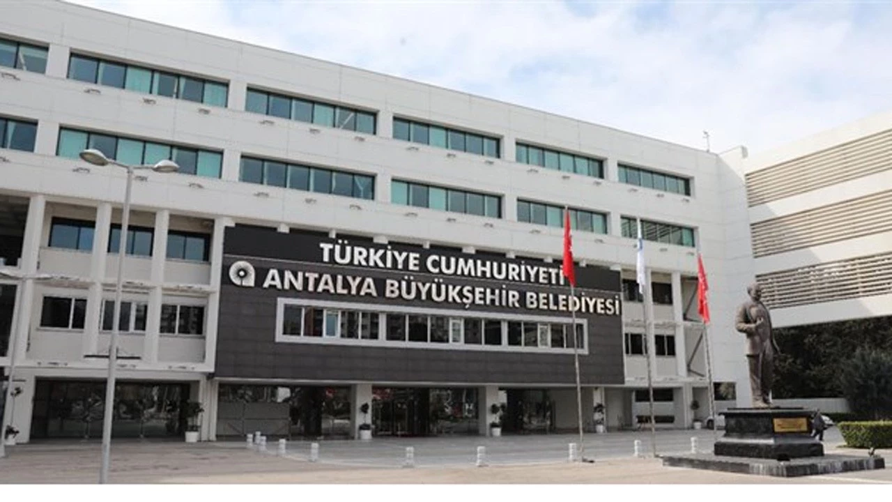 Antalya Büyükşehir Belediyesi operasyonunda 15 kişi adliyeye sevk edildi