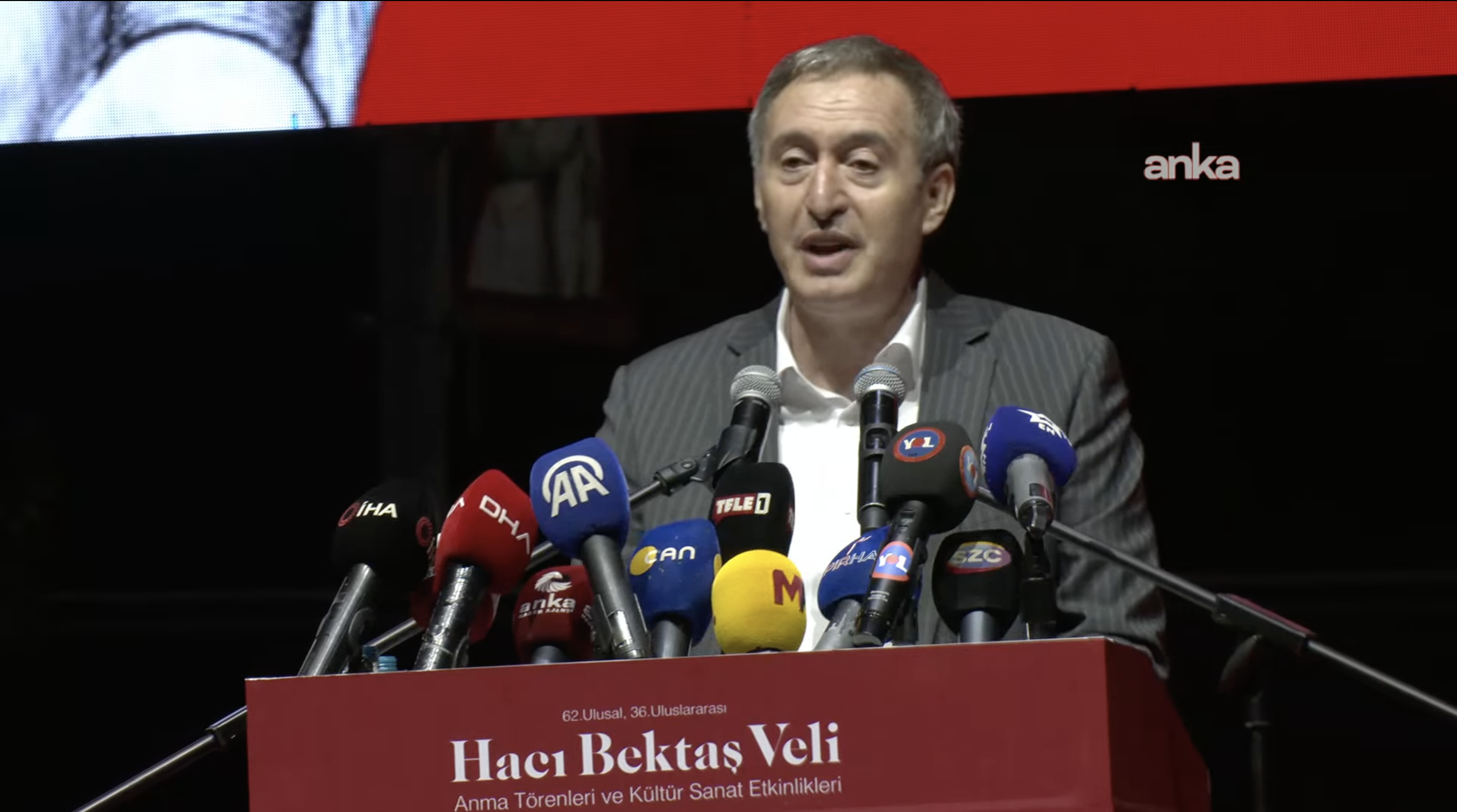 Tuncer Bakırhan: "Kürt'e masa, Kürt'e demokrasi ama Alevi'yi görmezden gelen bir süreci asla kabul etmeyiz"