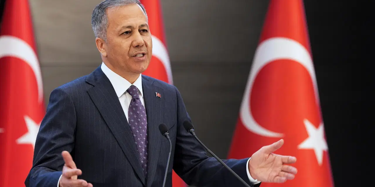 Bakan Yerlikaya duyurdu: Kırmızı bültenle aranan 438 kişi yakalandı