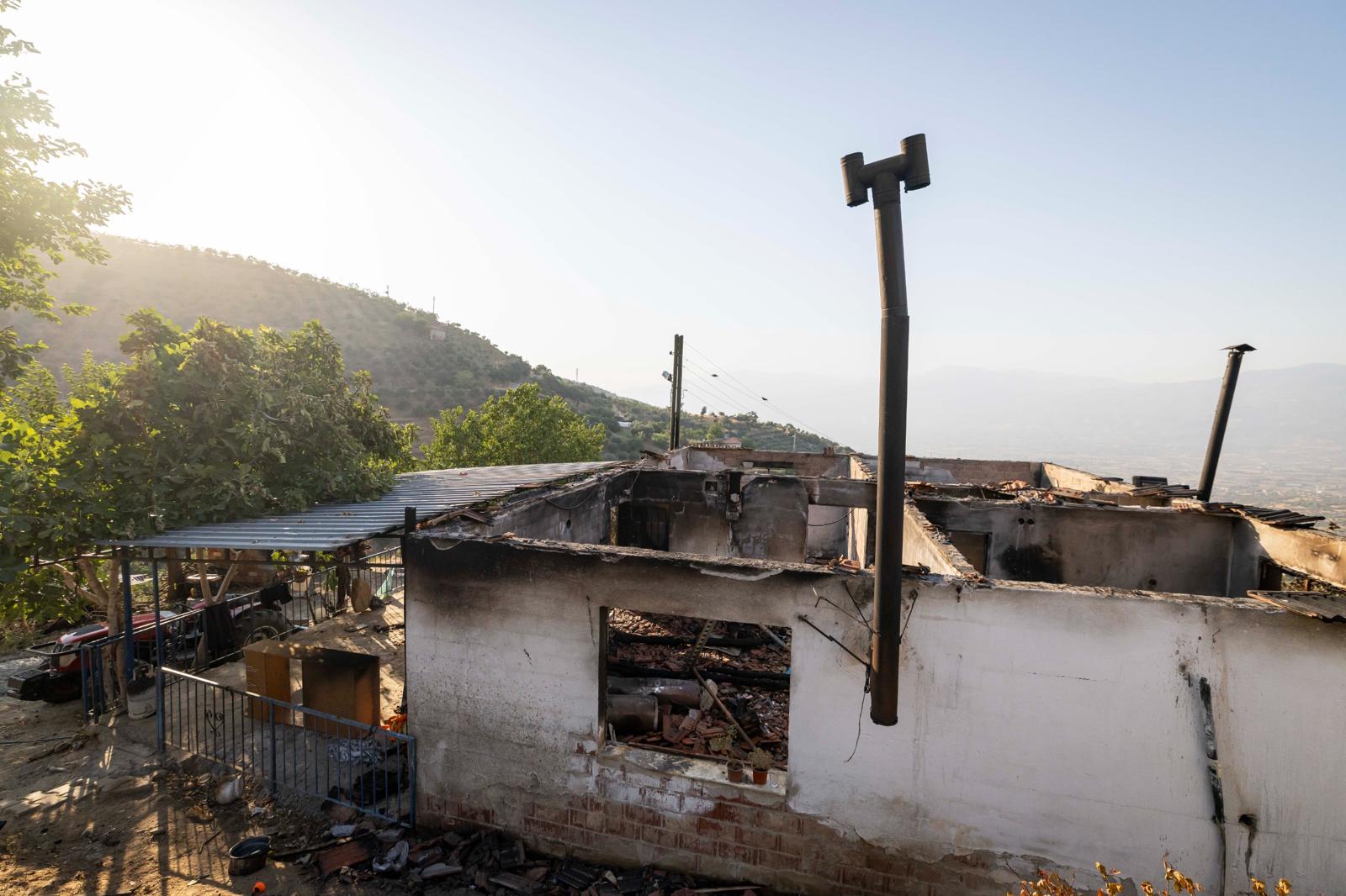 İzmir Büyükşehir’den yangın mağduru aileye destek