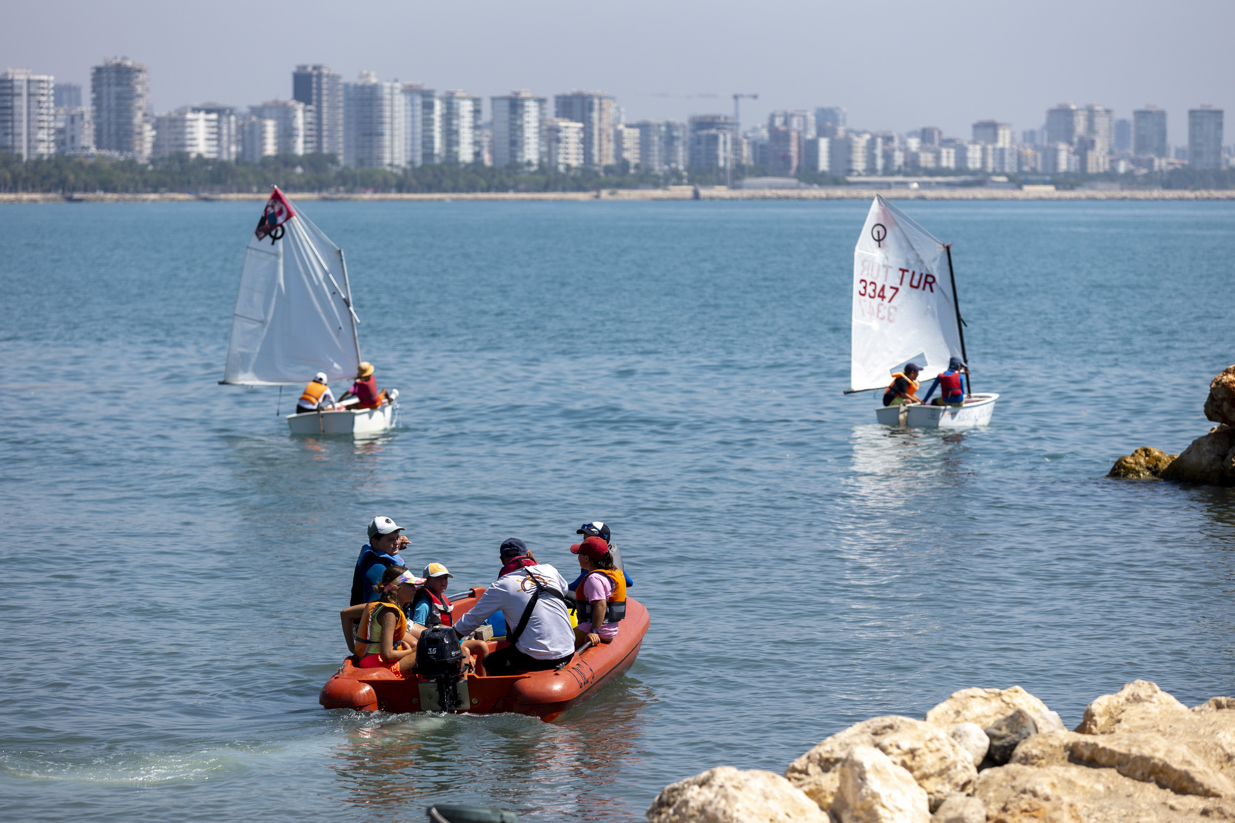 Mersin’de yelken tutkunlarının buluşma noktası: Babil Su Sporları Merkezi
