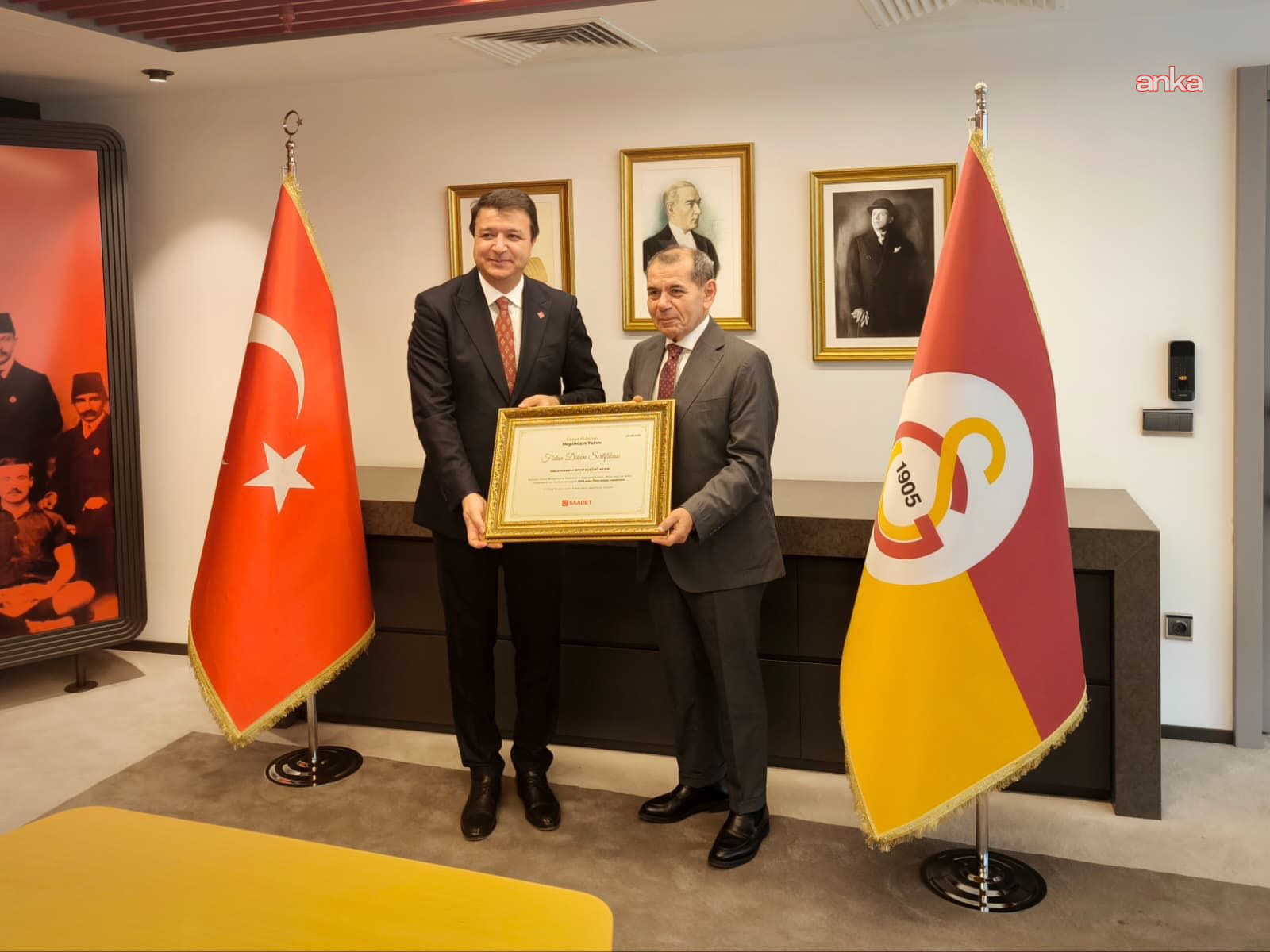 Saadet Partisi Genel Başkanı Mahmut Arıkan, Galatasaray Spor Kulübü Başkanı Dursun Özbek'i ziyaret etti