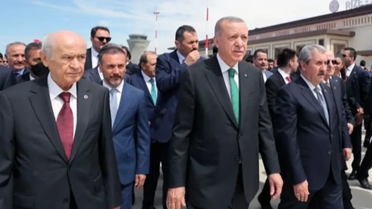 Cumhur İttifakı’nda komisyon çatlağı: ‘Günü geldiğinde hainliklerinin bedelini mutlaka ödeyecekler’