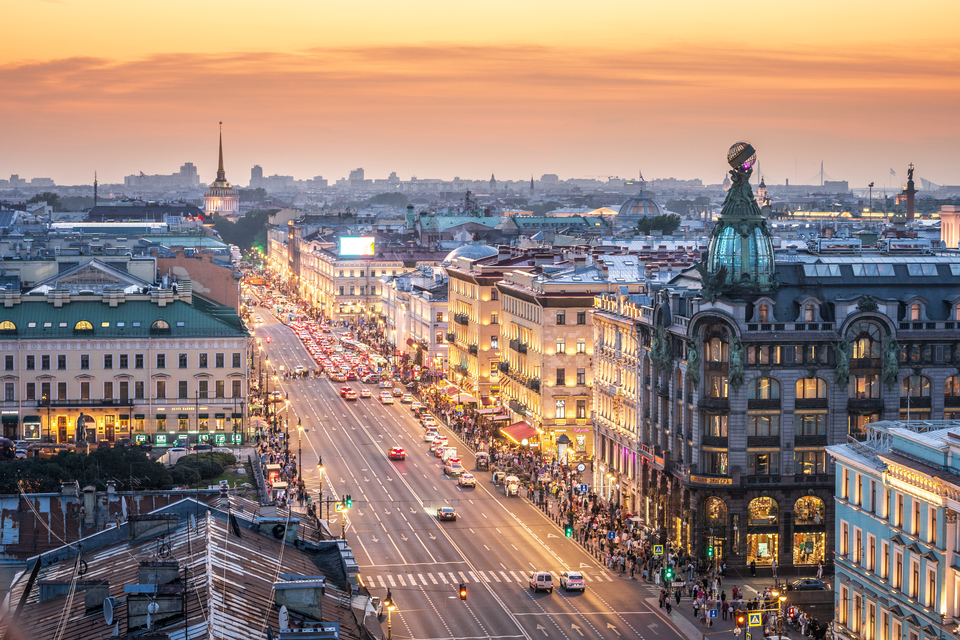 Schengen alamayan vizesiz St. Petersburg'a akın ediyor