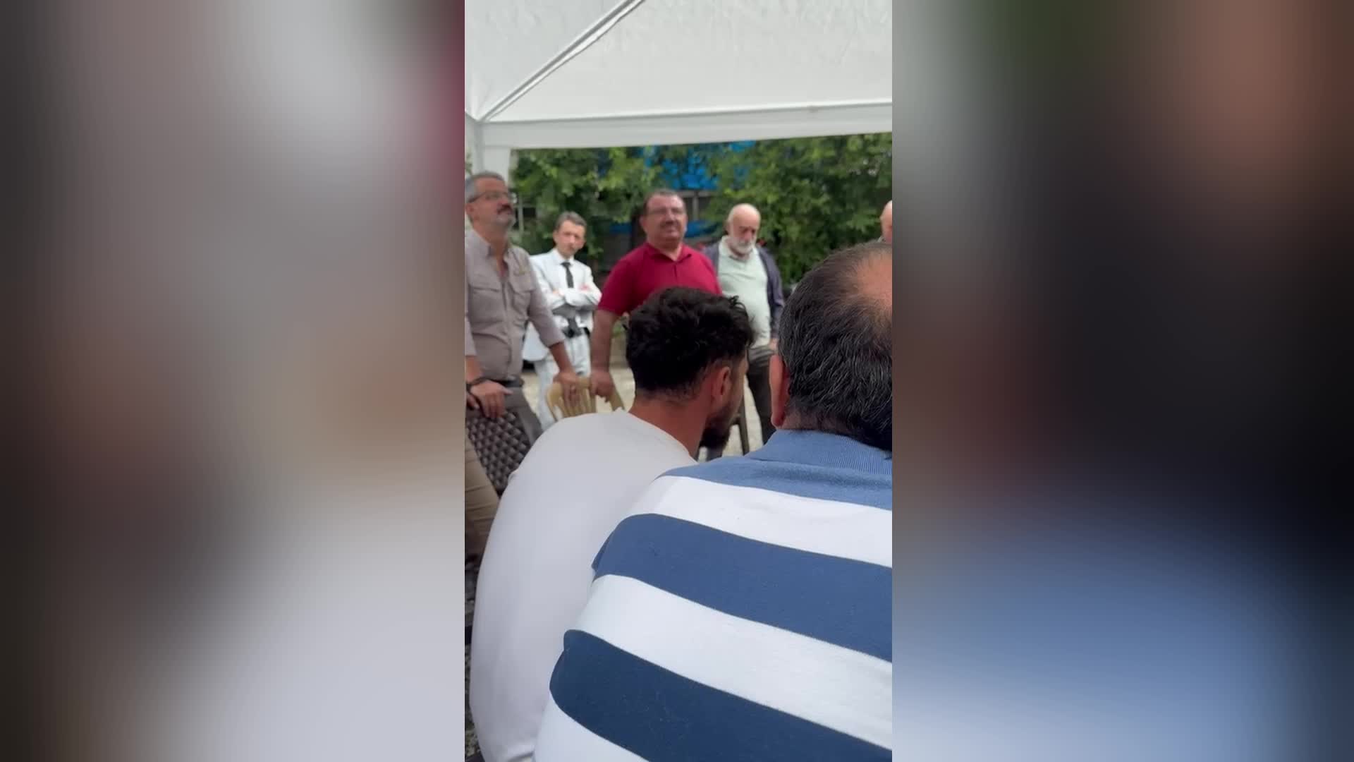 Şavşat’ta, mahkeme kararına rağmen belediyedeki işlerine başlatılmayan 30 işçi "eylem çadırı" kurdu