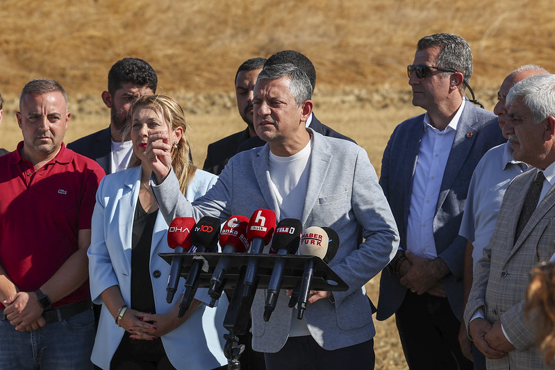 Özgür Özel, İmamoğlu'nu ziyaret etti: Savcı Bahçeli'ye had bildiriyor