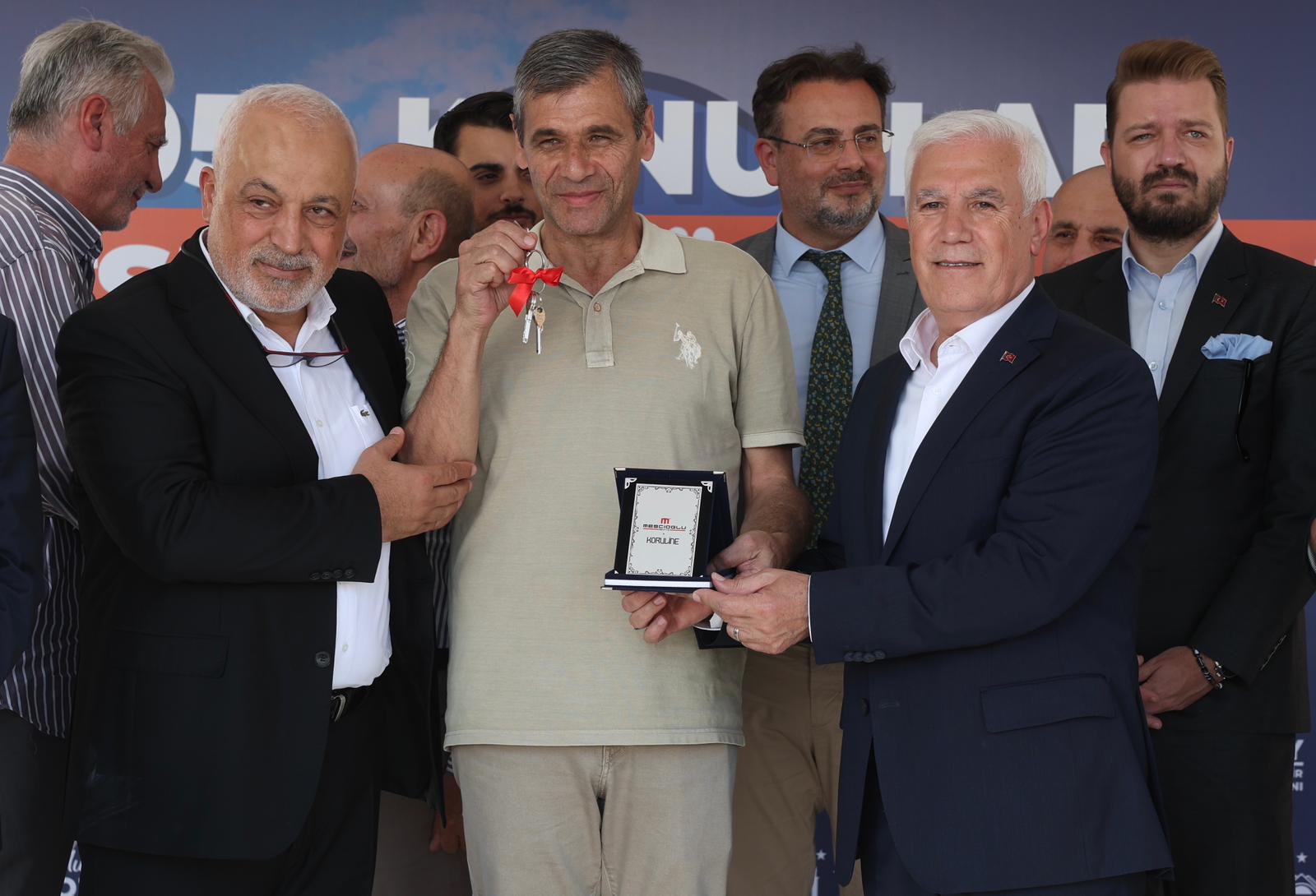 Büyük dönüşümde ilk anahtarlar teslim edildi