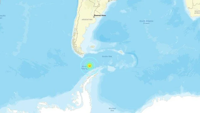 Şili'de 7.5 büyüklüğünde deprem! Tsunami alarmı verildi