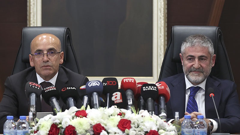 Bakan Şimşek'ten eski bakana göndermeli mesaj: KKM’nin sonlanmasıyla finansal istikrar daha da güçlenecek.