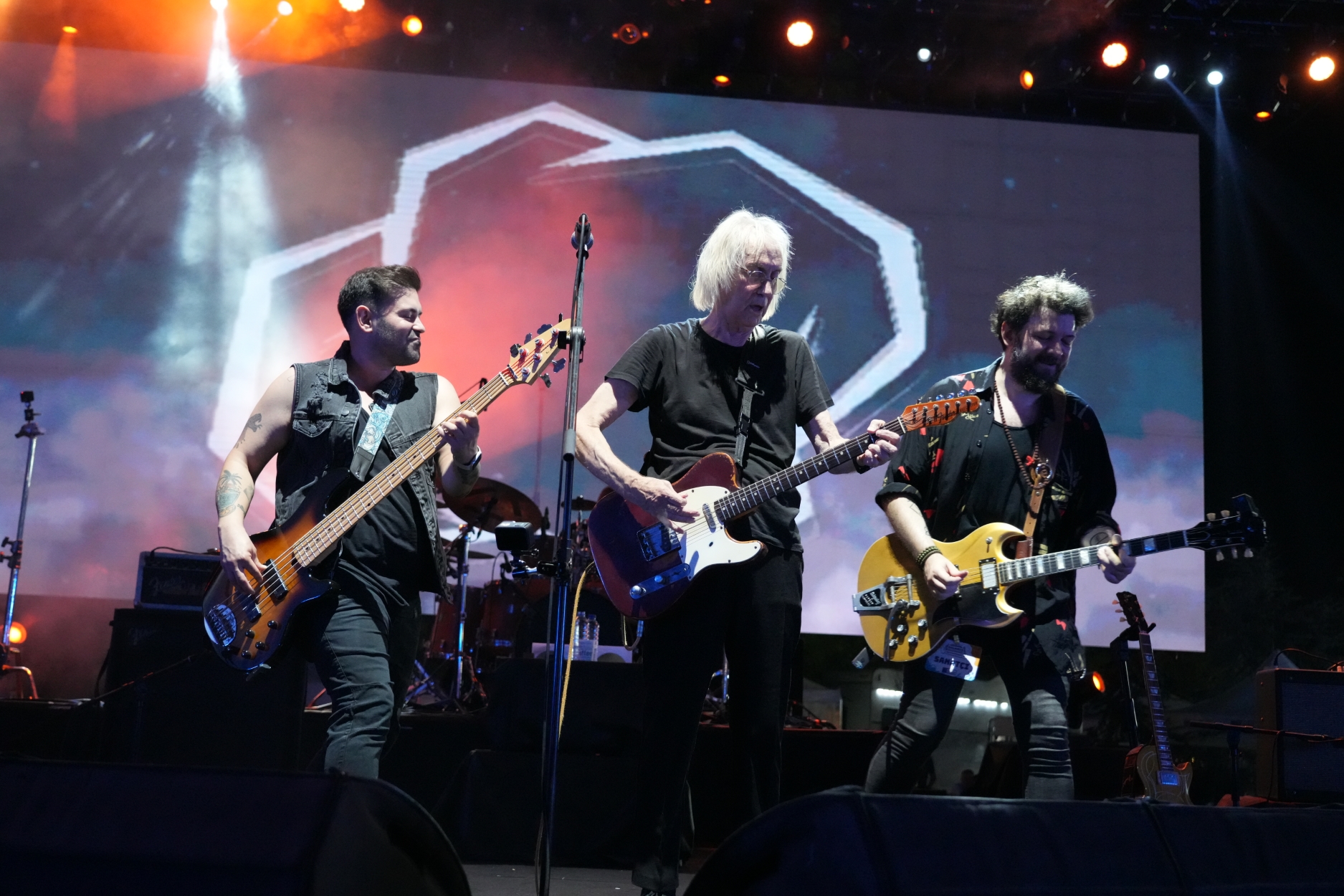 Bulutsuzluk Özlemi 40. yılını Kalamış’ta kutladı