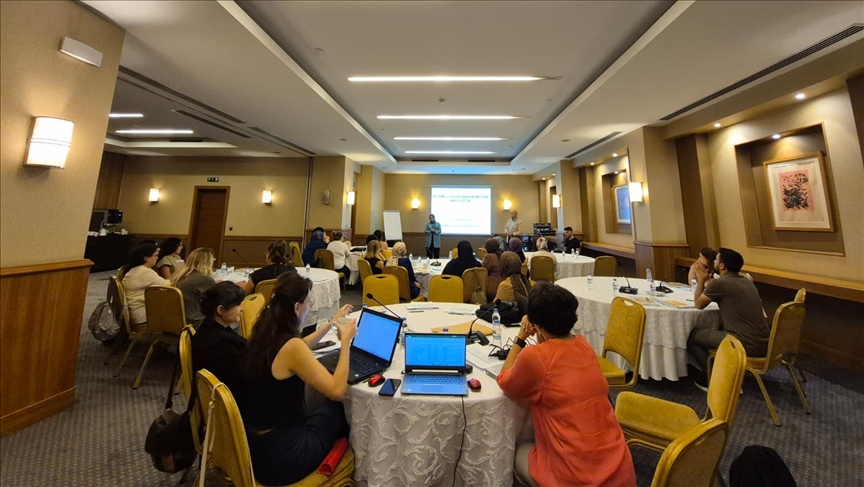 CHP’den “Komşu Anne” projesine eleştiri: “Çocuk bakımı kamu sorumluluğudur”