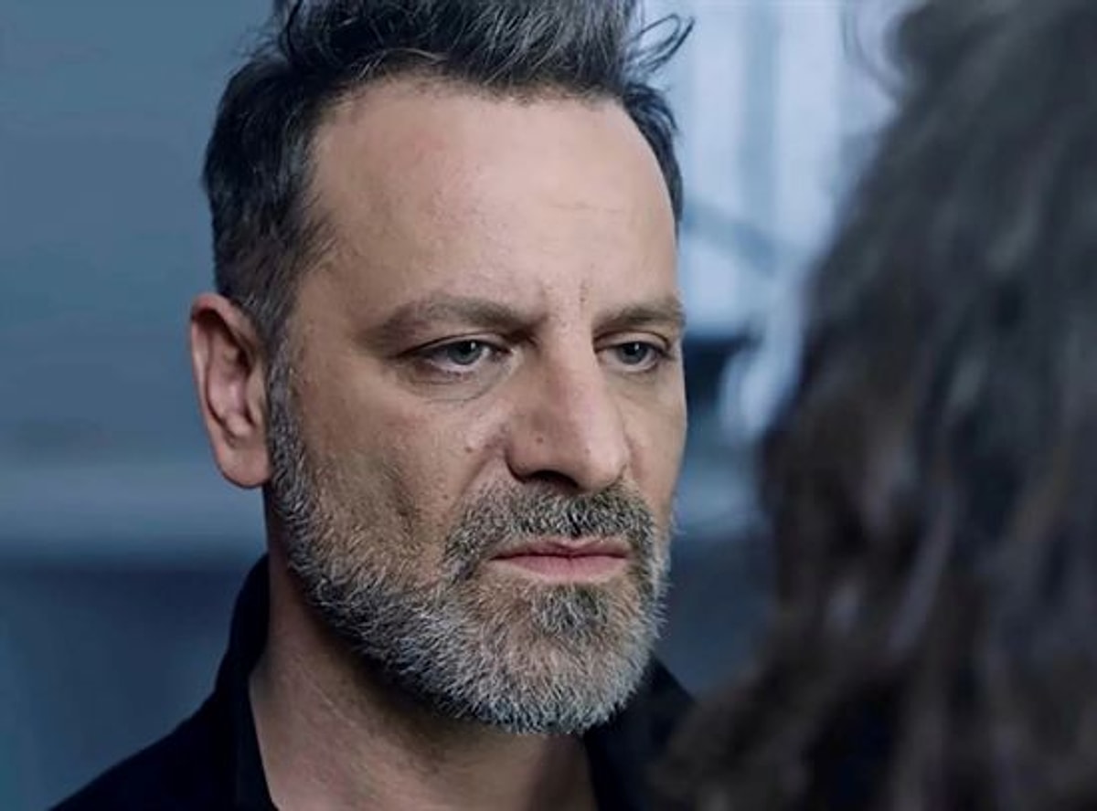 Kadınlar tepki göstermişti: Ozan Güven, 7 Kocalı Hürmüz müzikalinden "affını talep etti"