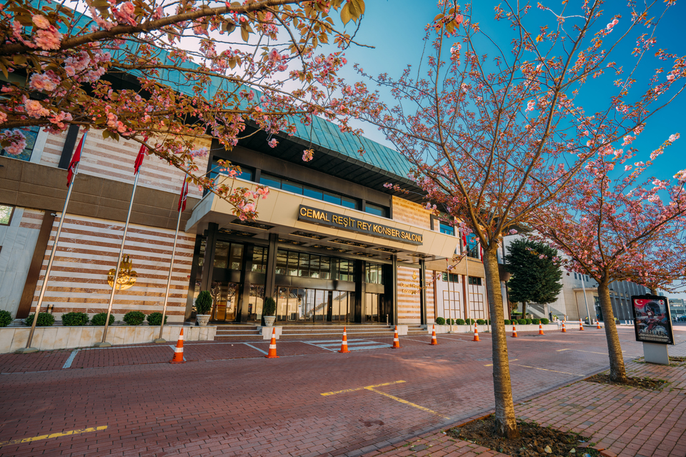 Cemal Reşit Rey yenileniyor, kapılar 2026’da yeniden açılacak