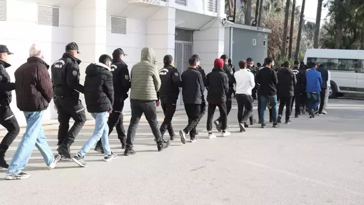 Araba satma siteleri ile sazan sarmalı vurgununda 20 tutuklama