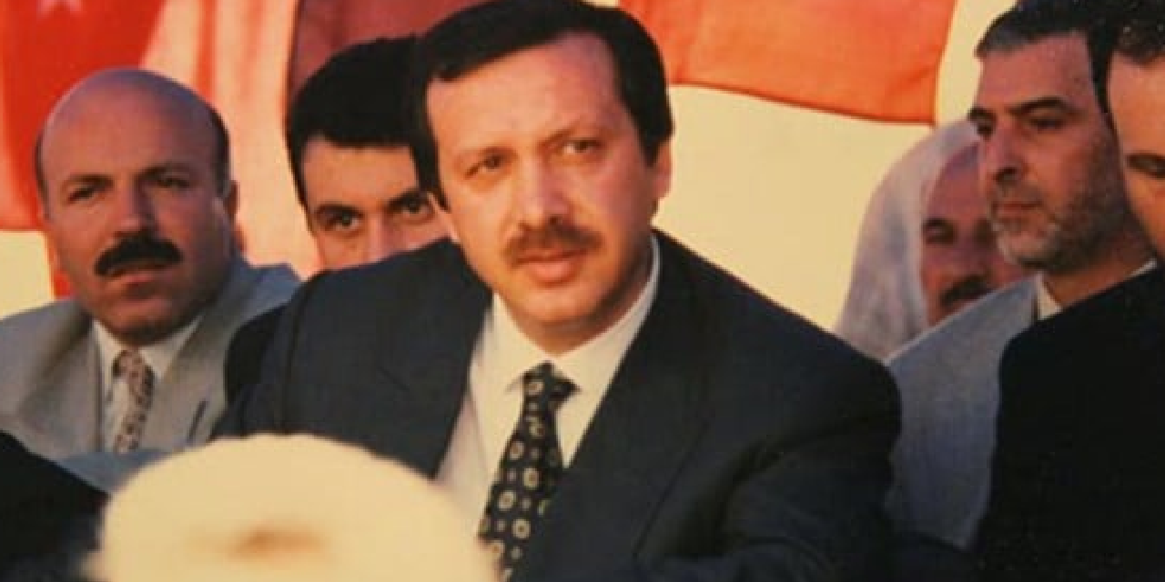 CHP'li Yavuzyılmaz, Erdoğan'ın belgesini paylaştı: İBB döneminde 7 ayrı şirketten 'huzur hakkı'yla her ay 8 maaş!