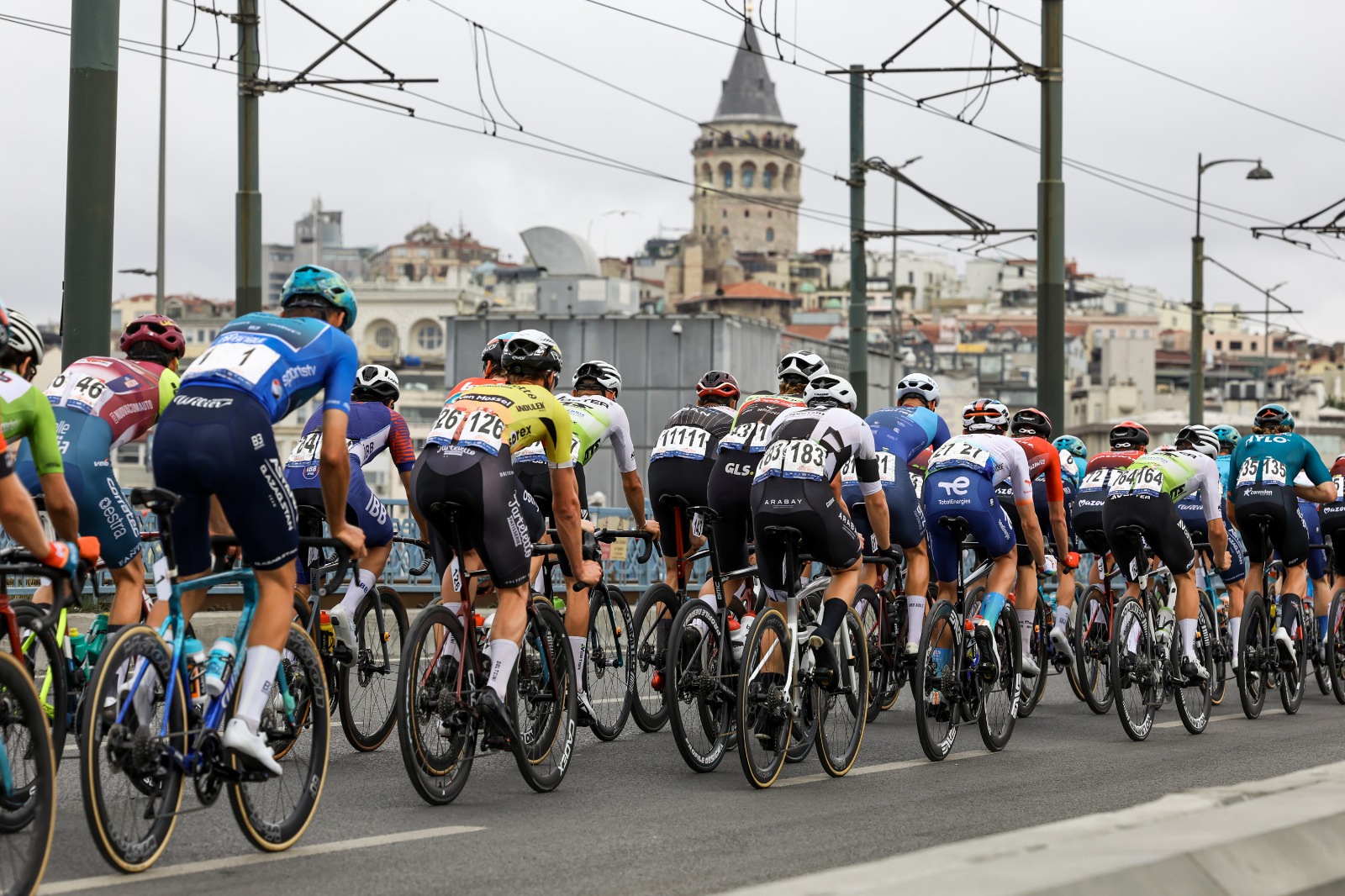 Uluslararası Bisiklet Turu İstanbul'un eşsiz güzelliklerini dünya bisikletçileriyle buluşturuyor