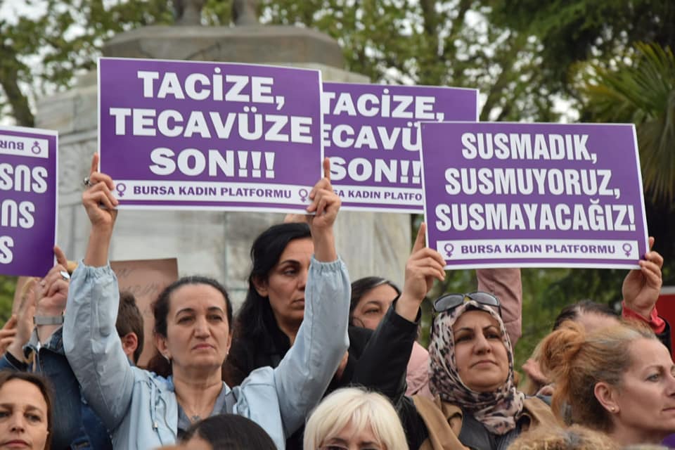 12 yaşındaki çocuğa istismar davası: Suçu kabul ettiler serbest bırakıldılar!