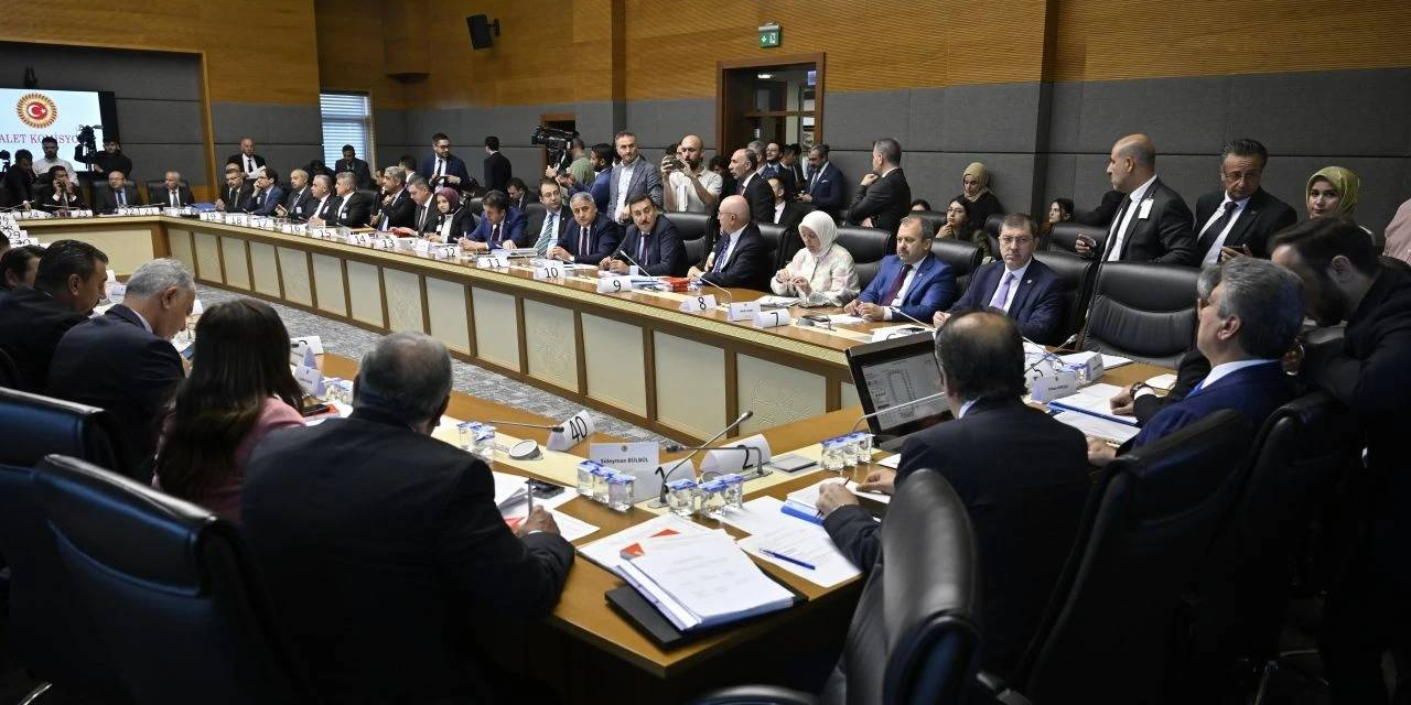 TBMM'de komisyon süreci sürüyor: 'İş dünyasının, memur ve işçi sendikalarının temsilcileri dinlenecek'