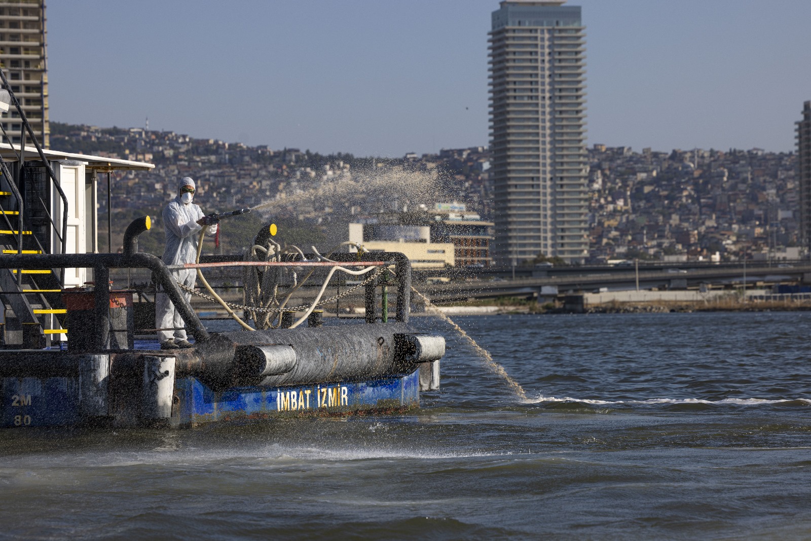 İzmir Körfezi'ni kurtarma operasyonu: Modifiye kil devrede!