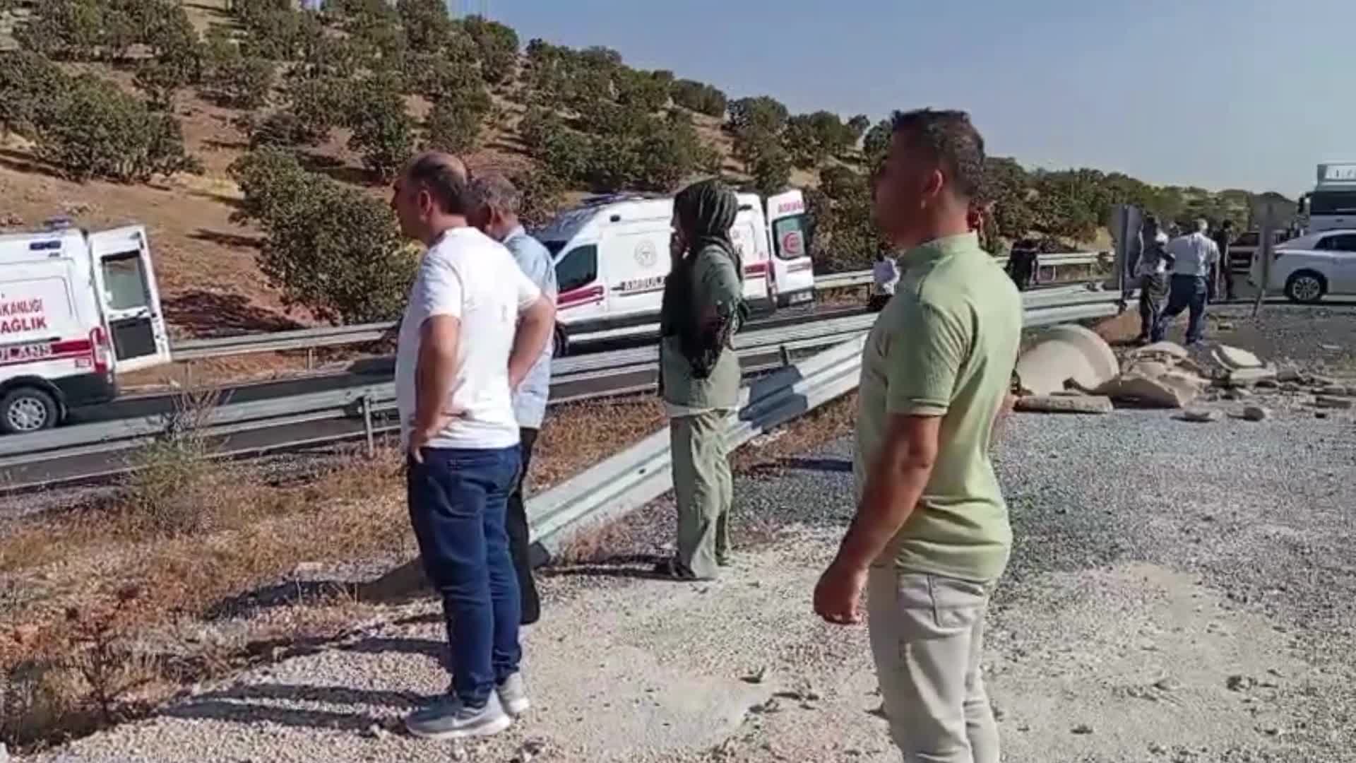 Diyarbakır'daki tur minibüsü kazasında can kaybı 2'ye yükseldi