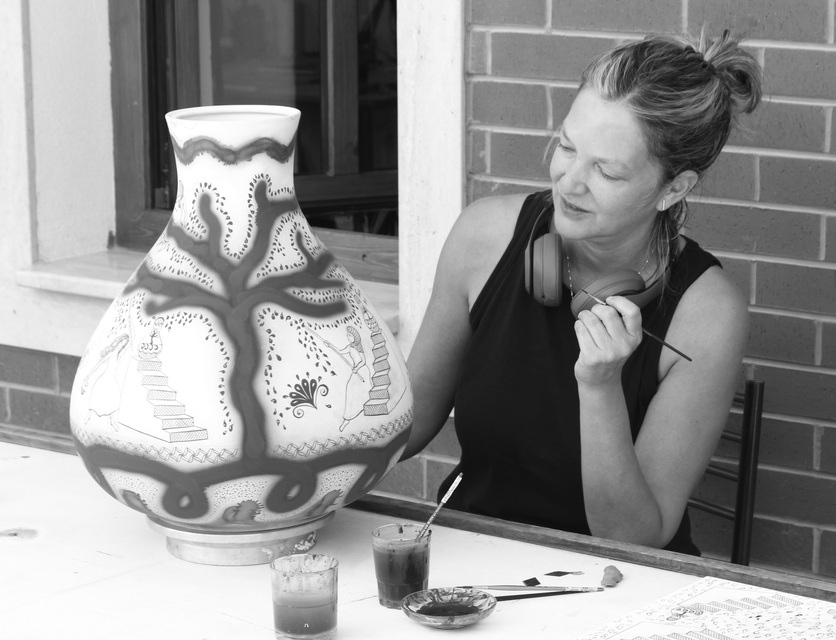 Elif Uras’tan “Ellerinde Toprak” sergisi