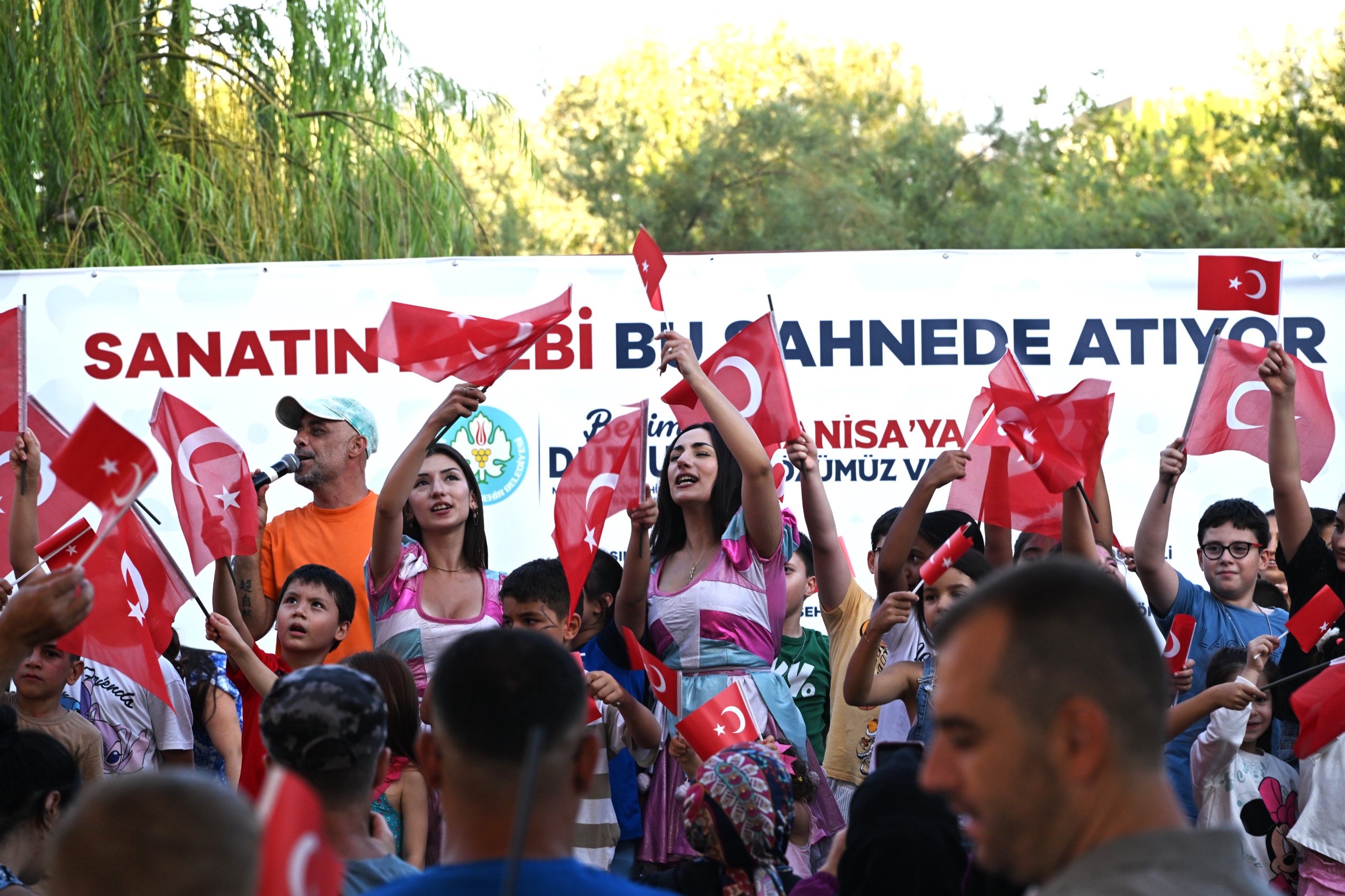 Manisa'da çocuklara özel şenlik