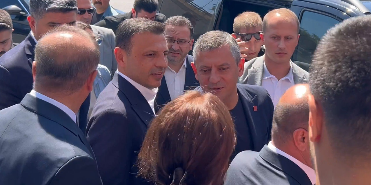 Ve Özgür Özel CHP İstanbul İl Başkanlığı'nda