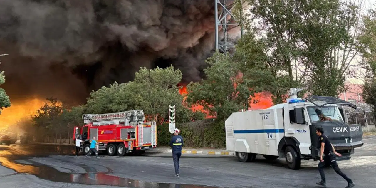 Kayseri'de yangın alarmı! Alevler fabrikayı sardı